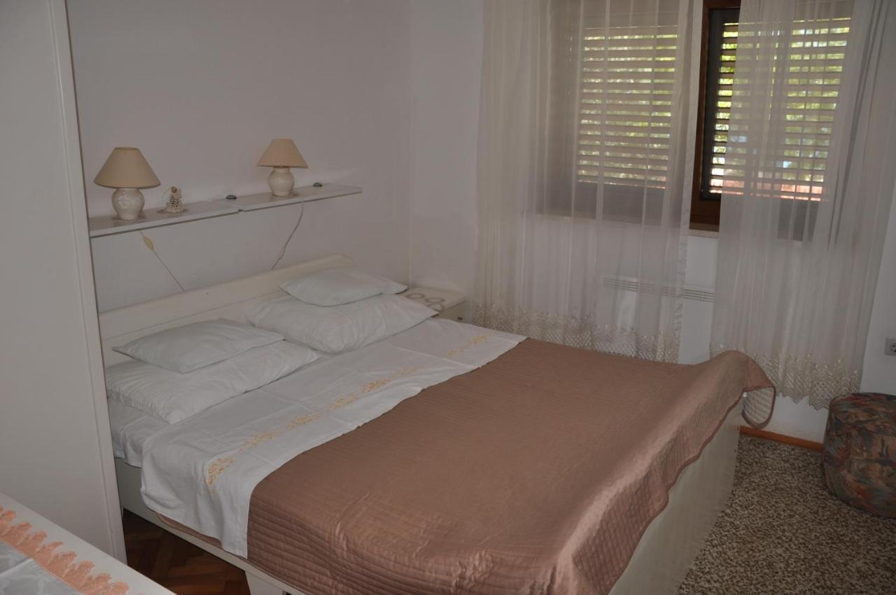 Apartmani Karla Klenovica Luaran gambar