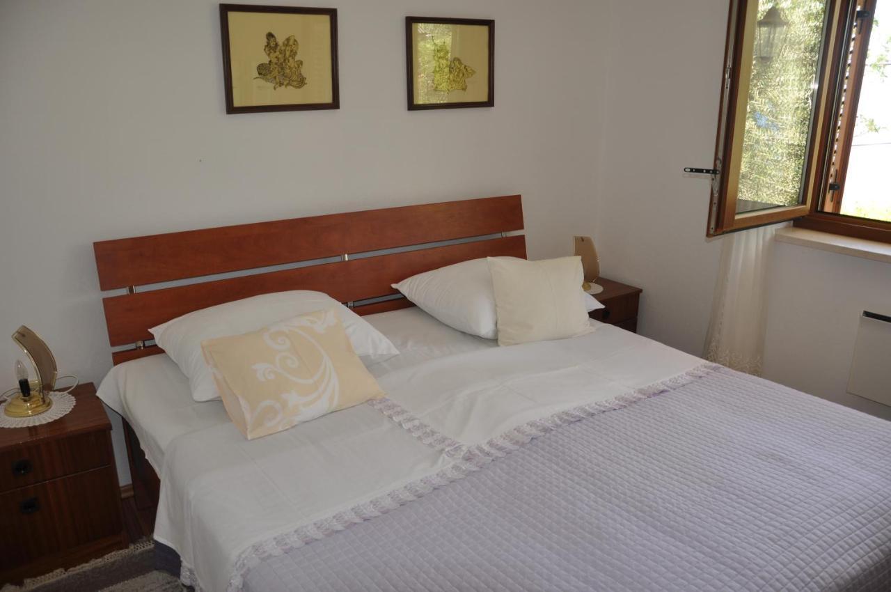 Apartmani Karla Klenovica Luaran gambar