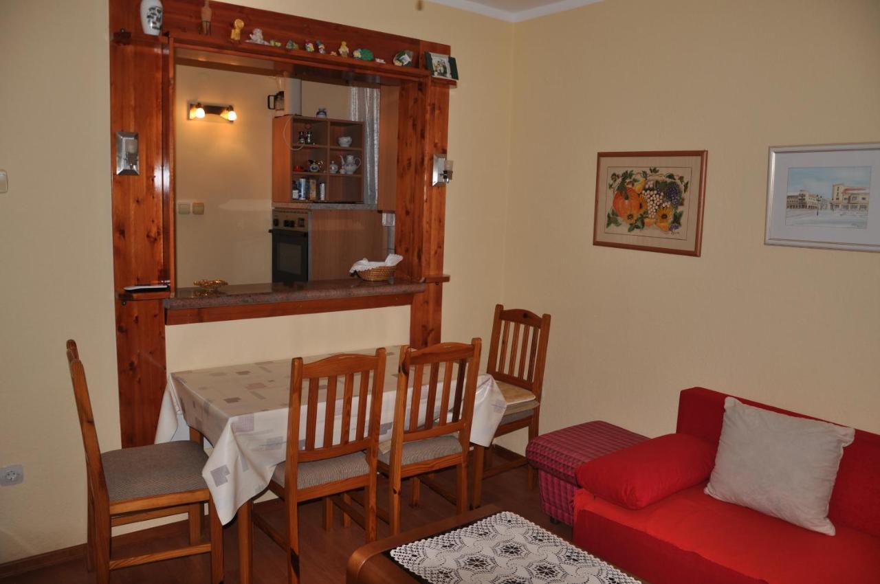 Apartmani Karla Klenovica Luaran gambar