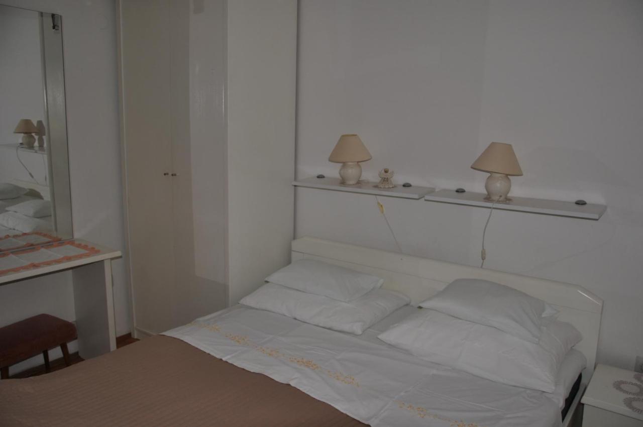 Apartmani Karla Klenovica Luaran gambar