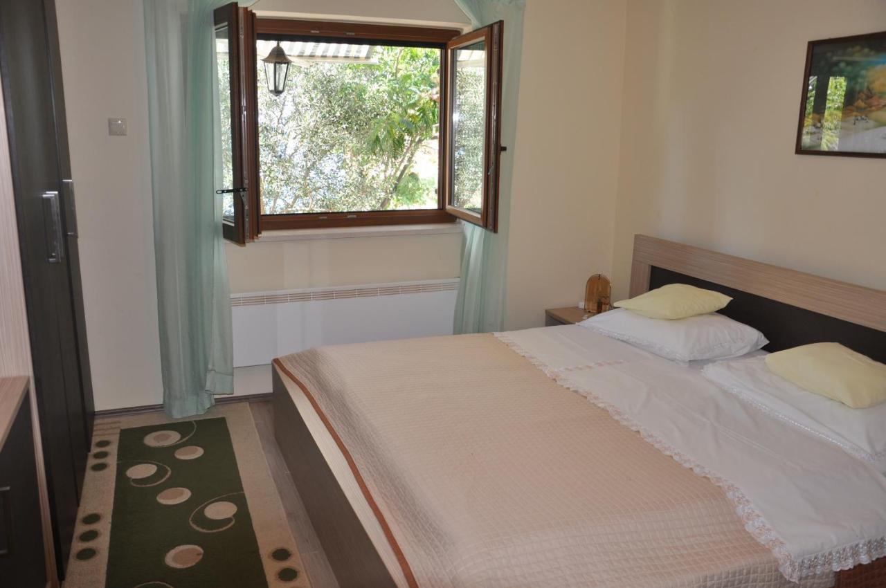 Apartmani Karla Klenovica Luaran gambar
