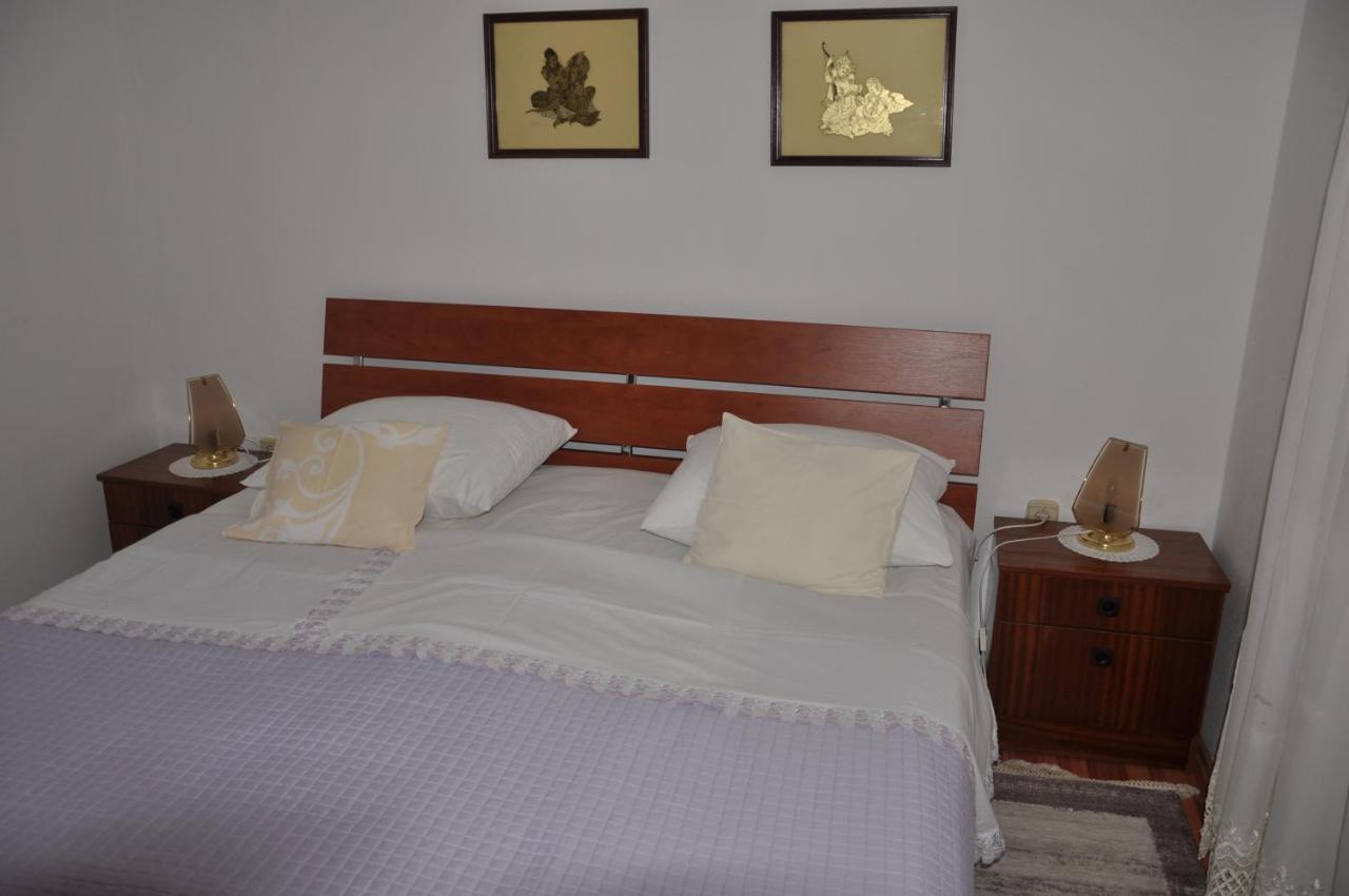 Apartmani Karla Klenovica Luaran gambar